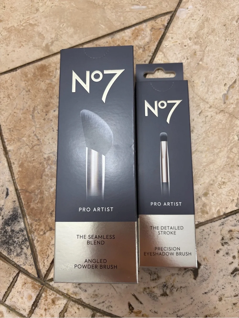 No7 Pro Artist Angled Powder & Precision Eyeshadow Brush Duo - Gray and Gold